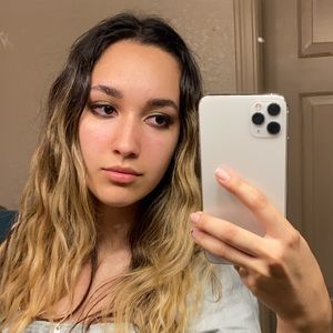 Meet your Posher, Camille